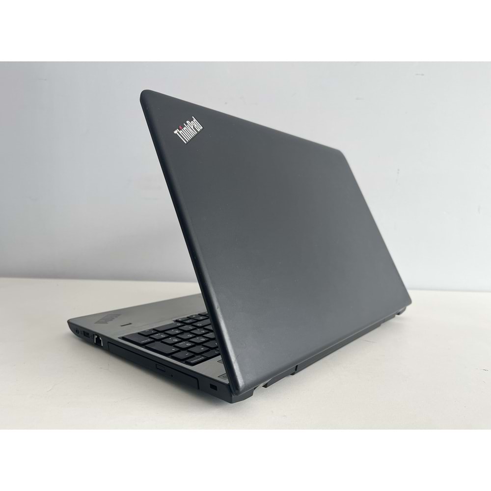Lenovo ThinkPad E570 İntel İ5 7200u Turbo:3.10ghz 8gb DDR4 Ram 256GB SSD 15.6
