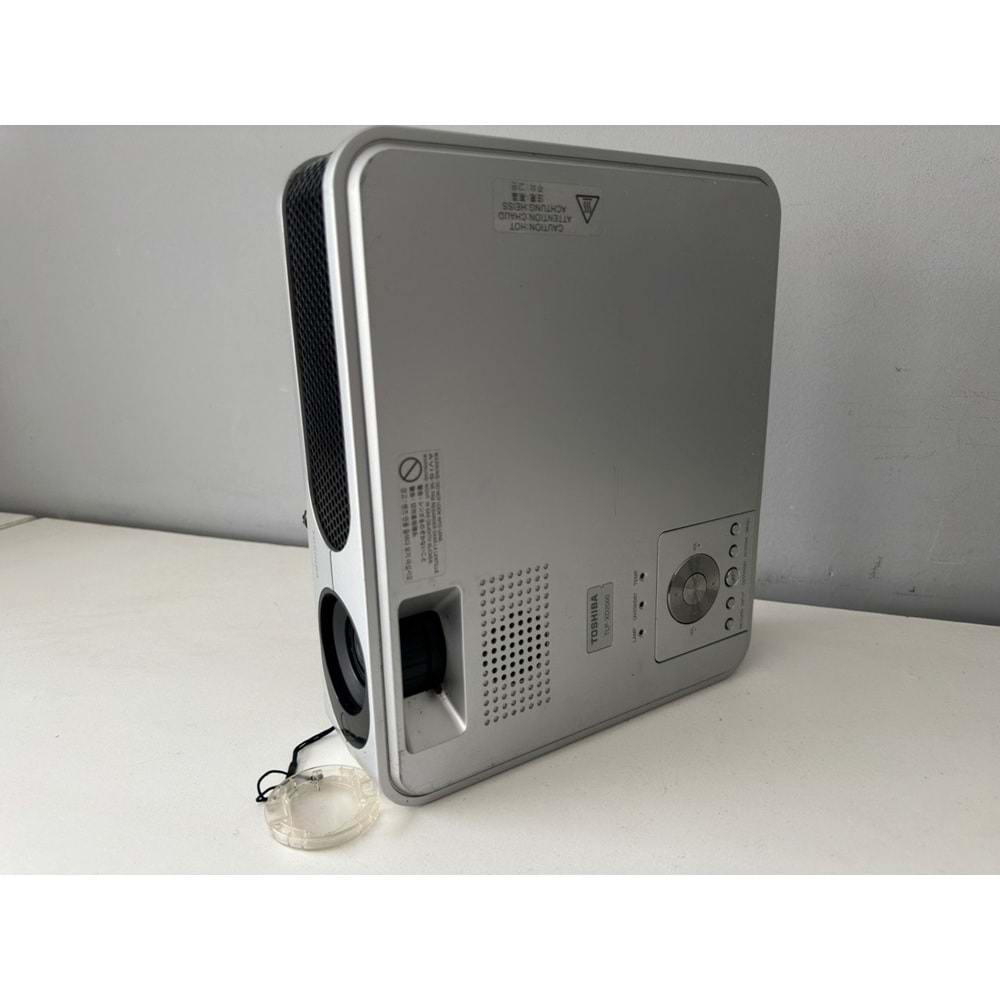 Toshiba Tlp-xd2000 Lcd Procektor 2.El Projeksiyon 2Ay Garantili