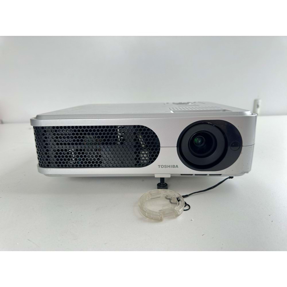 Toshiba Tlp-xd2000 Lcd Procektor 2.El Projeksiyon 2Ay Garantili