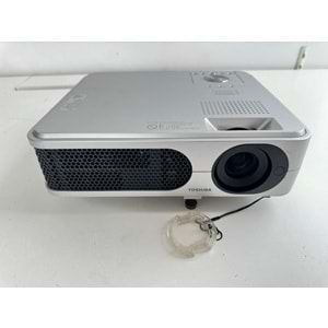 Toshiba Tlp-xd2000 Lcd Procektor 2.El Projeksiyon 2Ay Garantili