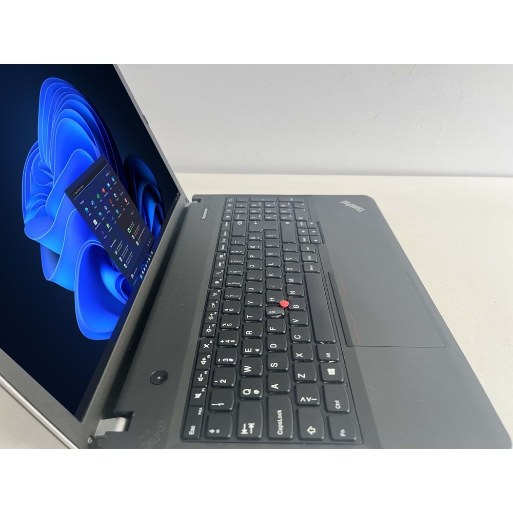 Lenovo ThinkPad E531 İ5 3210m 8GB Ram 120GB Ssd 15.6