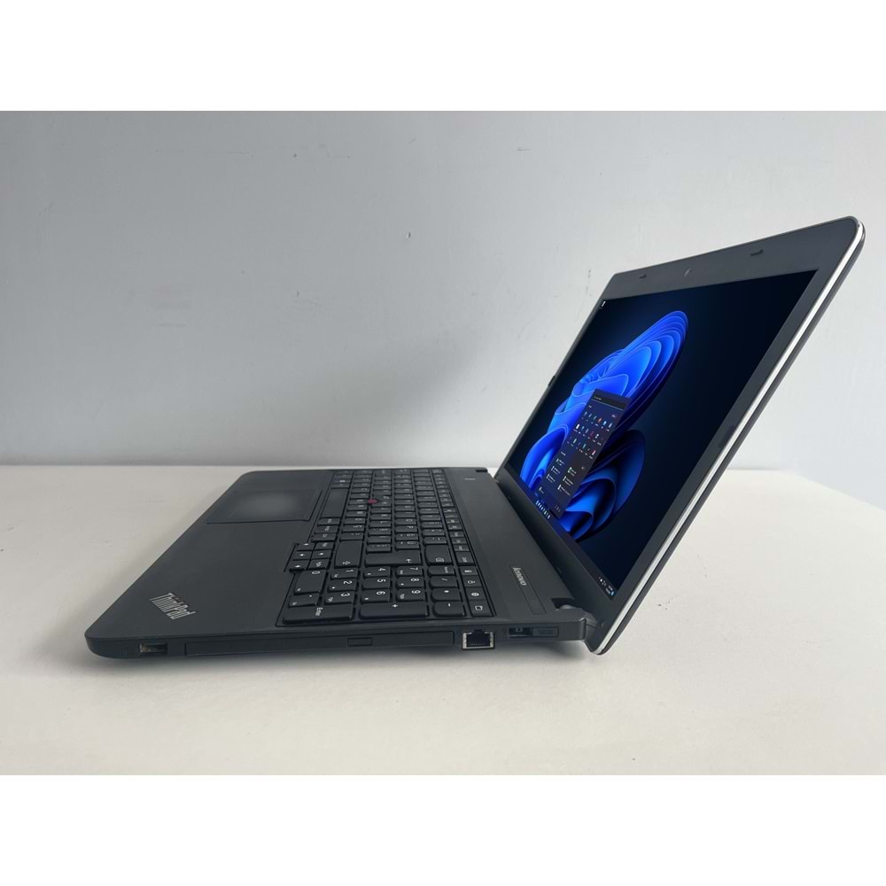 Lenovo ThinkPad E531 İ5 3210m 8GB Ram 120GB Ssd 15.6